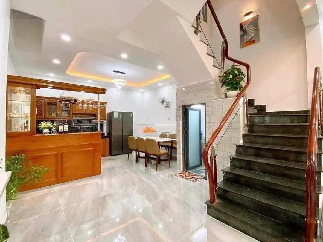 Bán nhà riêng đường Hồ Thị Kỷ Quận 10. Giá 5tỷ2, DT 57,2m2