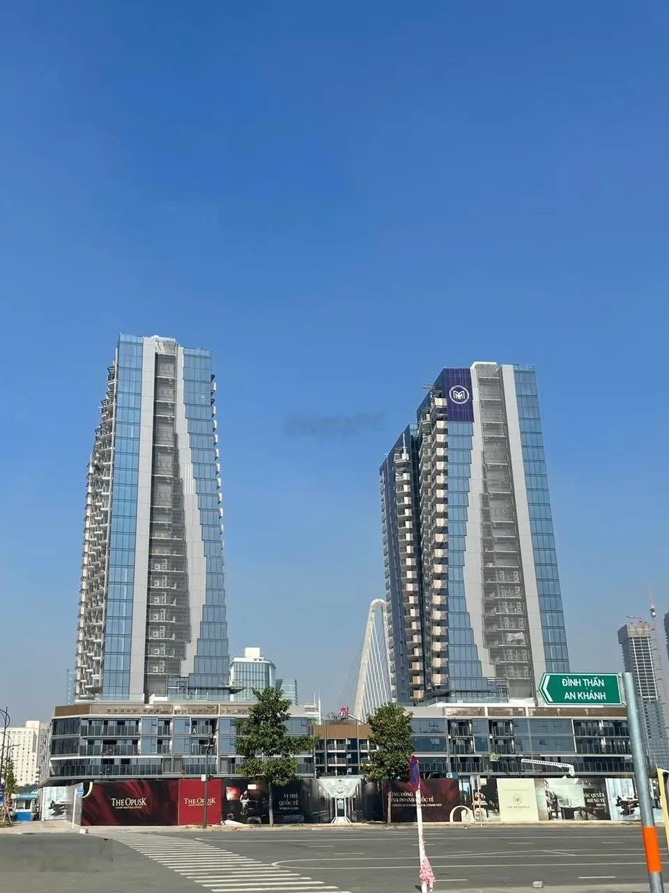 Duy nhất bán 1 căn 3 phòng ngủ tầng cao view sông vĩnh viễn The Opera Metropole giá chỉ 43 tỷ