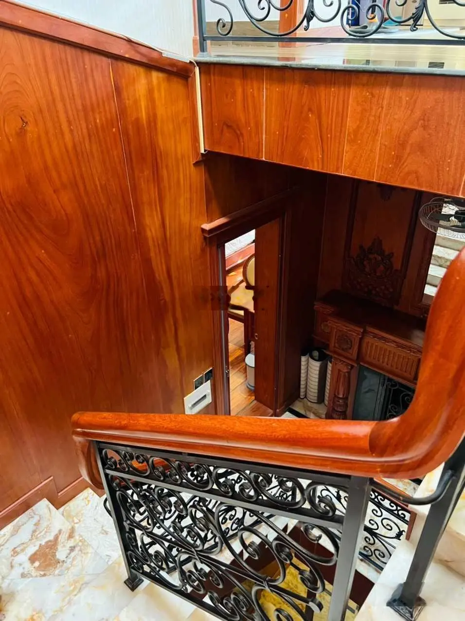 Bán nhà hẻm xe hơi Sư Vạn Hạnh nhà vuông vức 3 tầng sân thượng, có thang máy, 22 tỷ