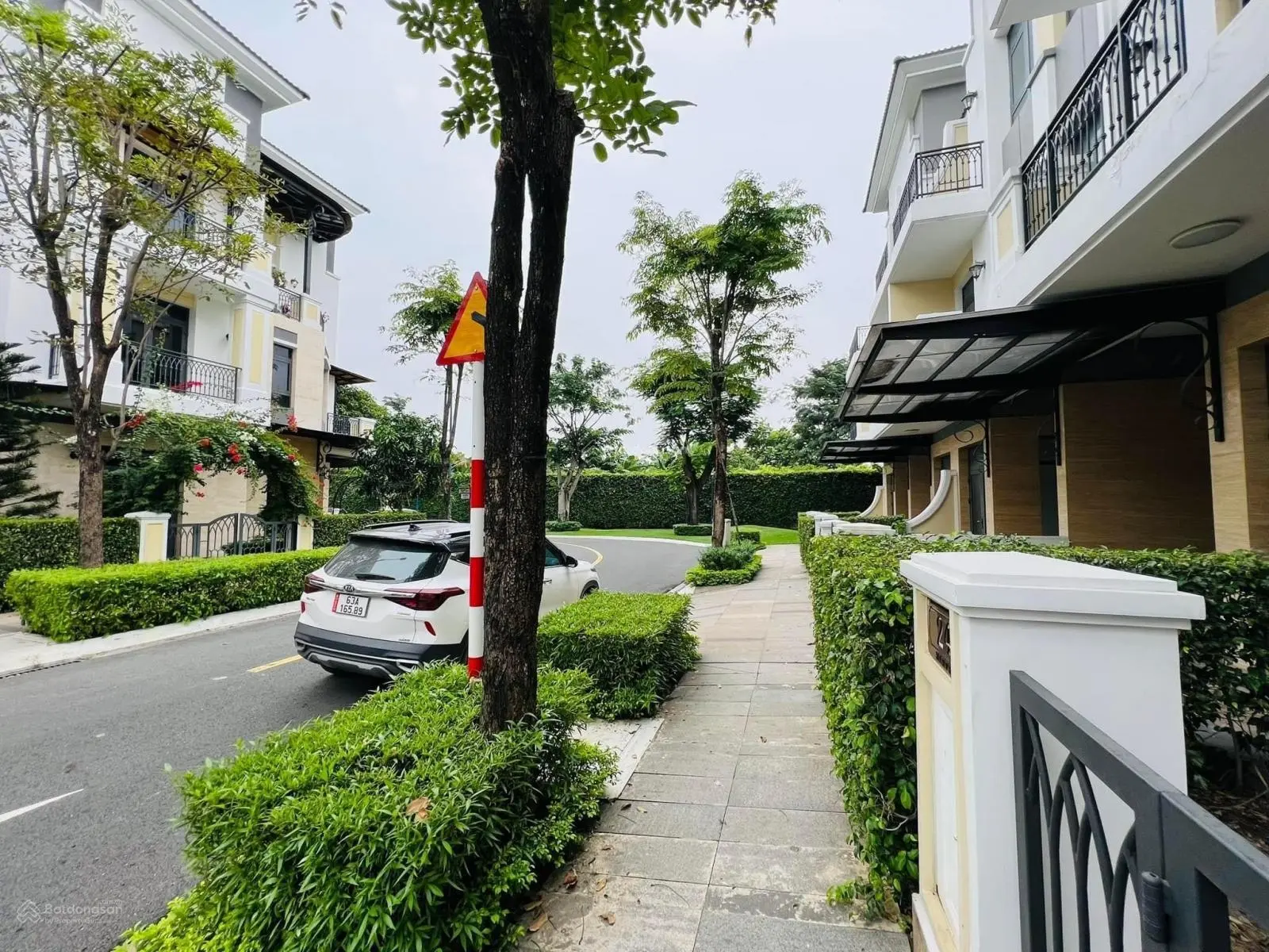 Chính chủ bán căn 133m2 - Giá chỉ 17.5 tỷ - Căn góc sân vườn. Rẻ nhất Verosa Khang Điền, Có Sổ hồng