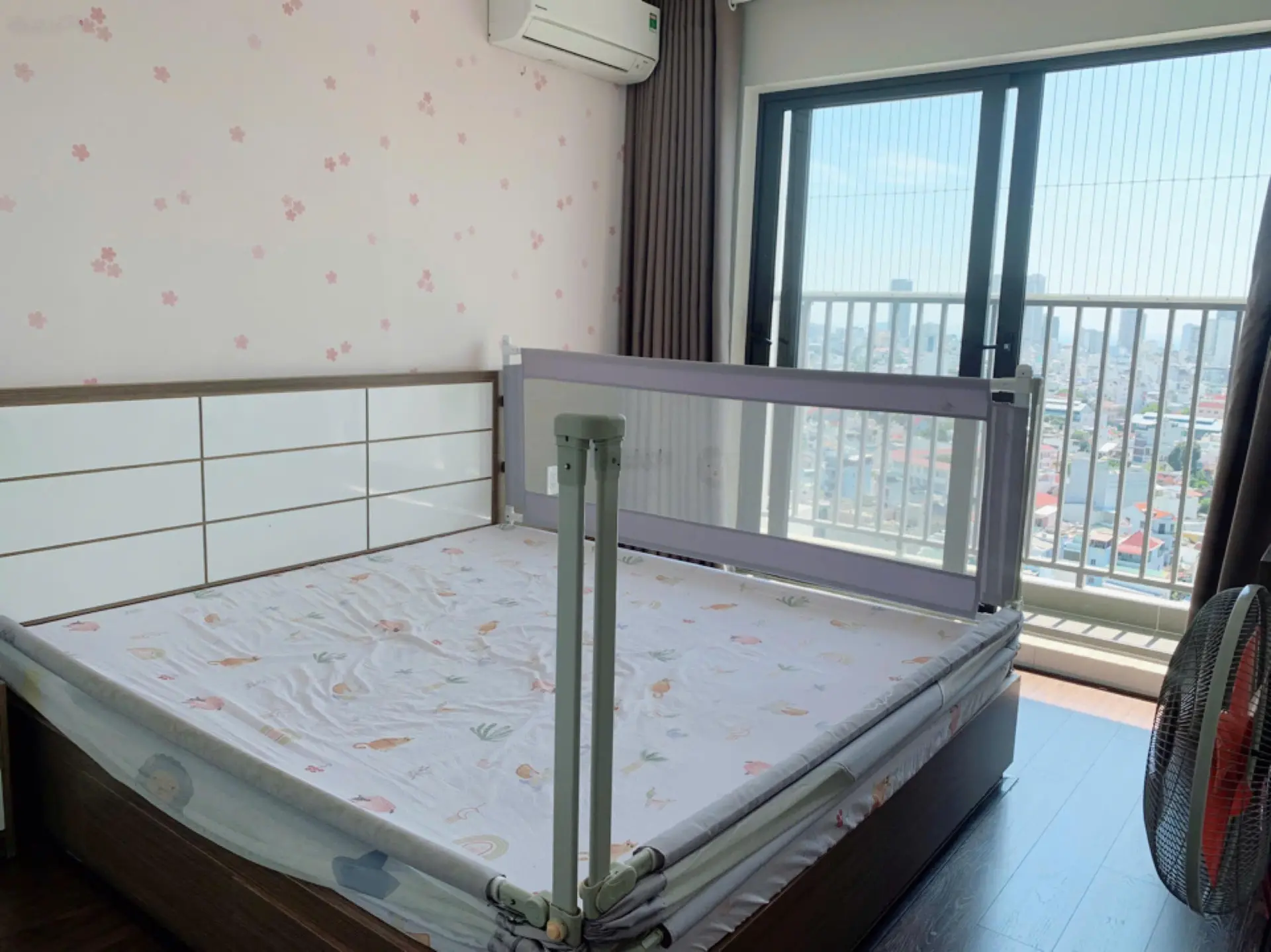 Bán căn hộ CT4 VCN Phước Hải DT 114,88m2 3PN - tầng cao thoáng mát - nội thất xịn - view thành phố