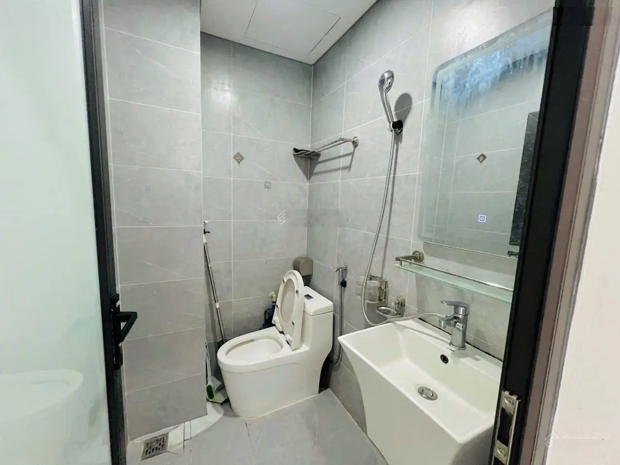 Toà CCMN Trịnh Văn Bô 65m², 6T thang máy - Mặt phố kinh doanh đường trước nhà 20m