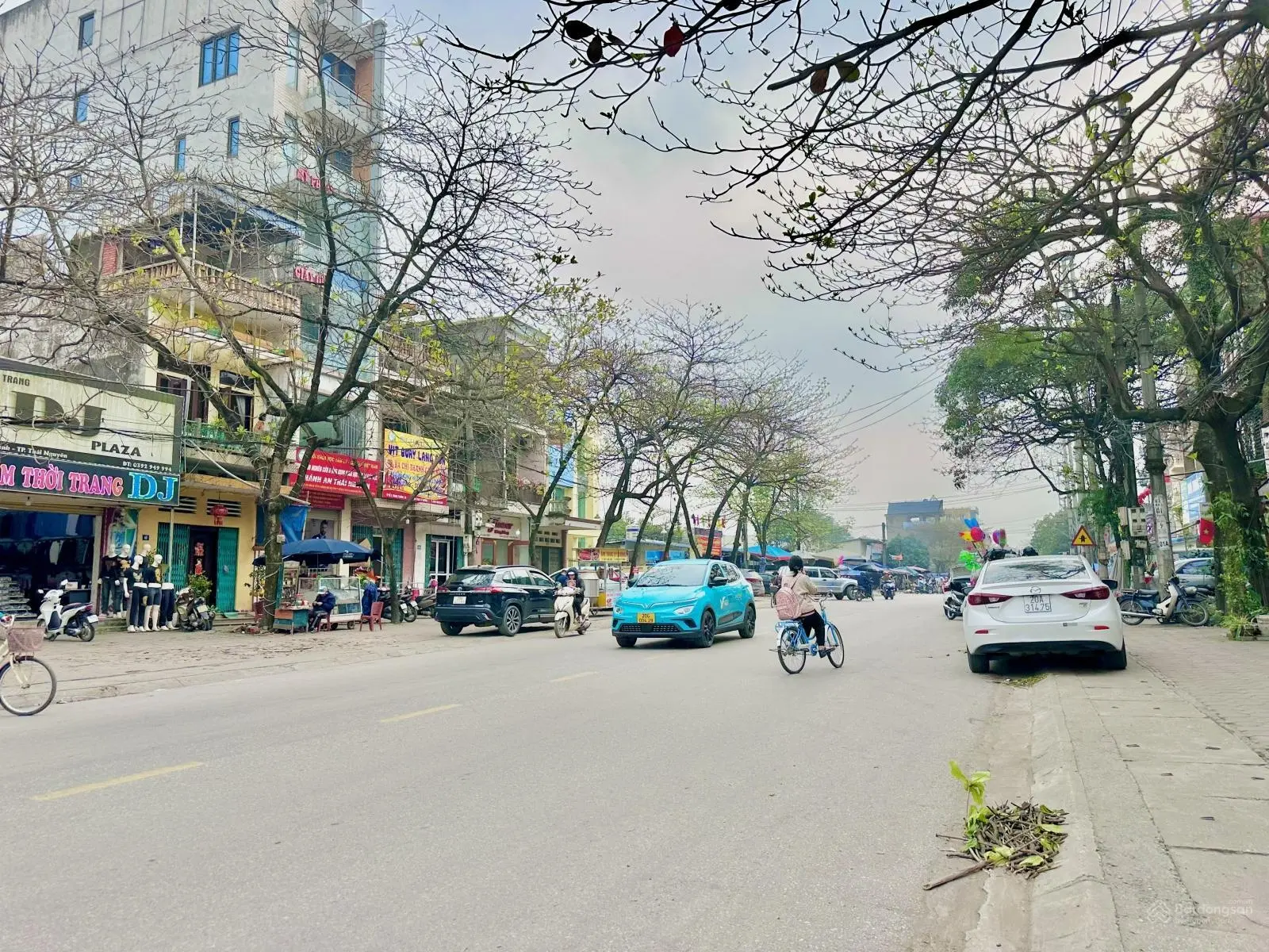 Lô đất gần chợ dốc Hanh - mặt đường Gang thép
