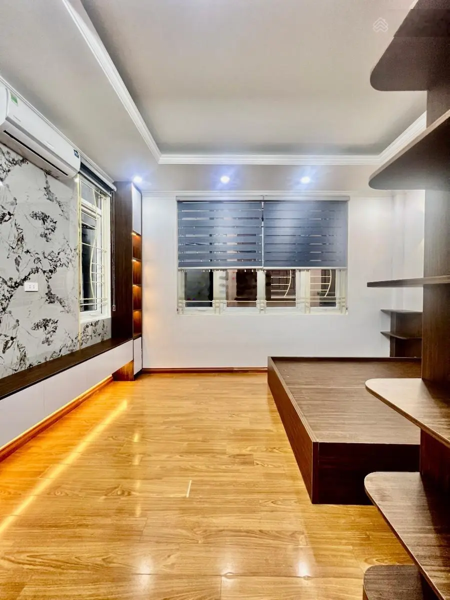 Bán nhà Định Công - lô góc - 37m2 - 5 tầng - 8,6 tỷ - sổ đỏ vuông