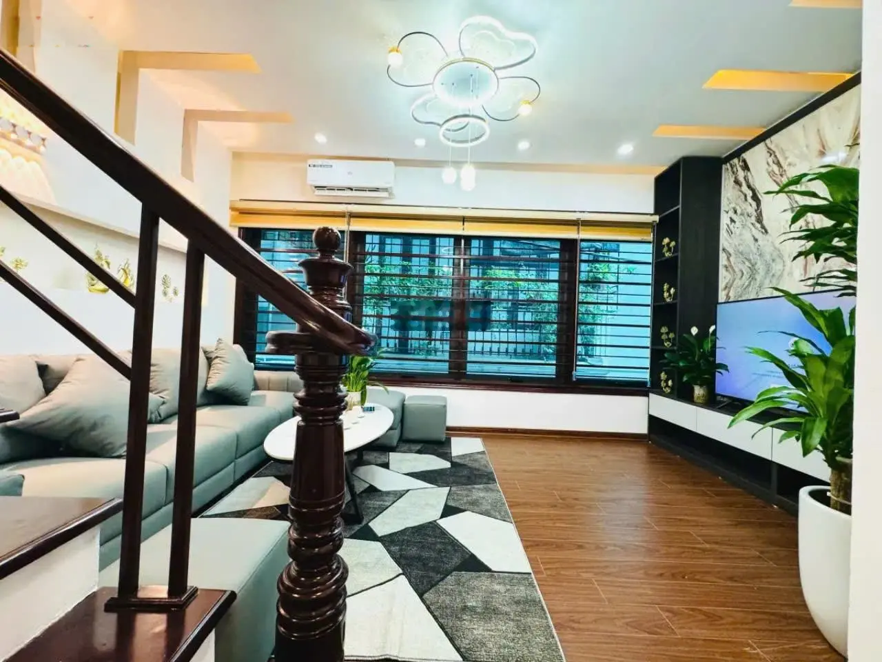Bán Nhà Phố Vũ Đức Thận, Ngõ Thông Ôtô, Lô Góc MT 9.1m Thuận Lợi Đầu Tư Phân Lô, 158m2, Gía 17,6Tỷ.
