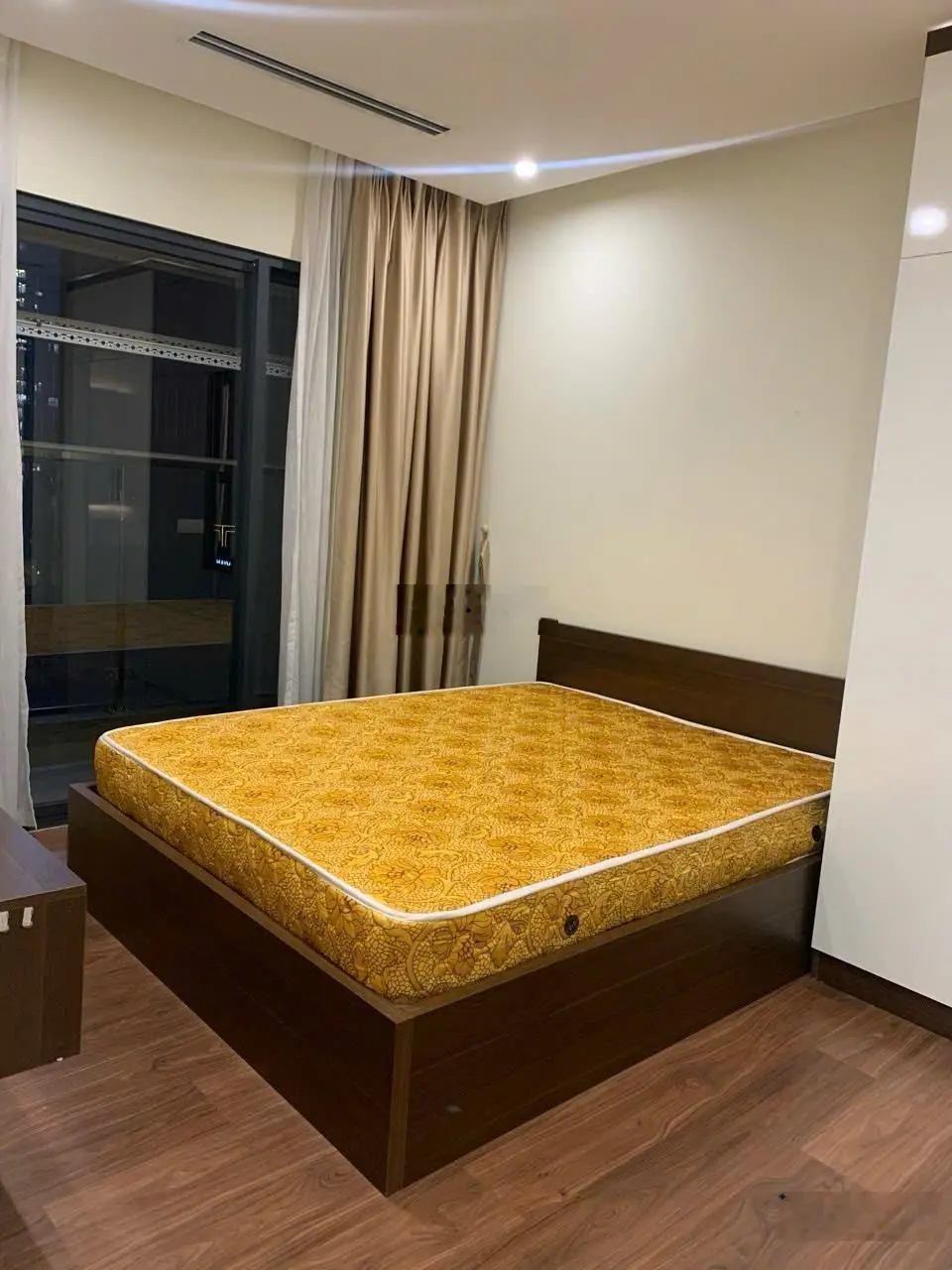 Cần bán căn 75m2 Imperia Garden - full đồ - giá 5x tỷ - Lh e Hà Thanh Xuân 0988 917 ***