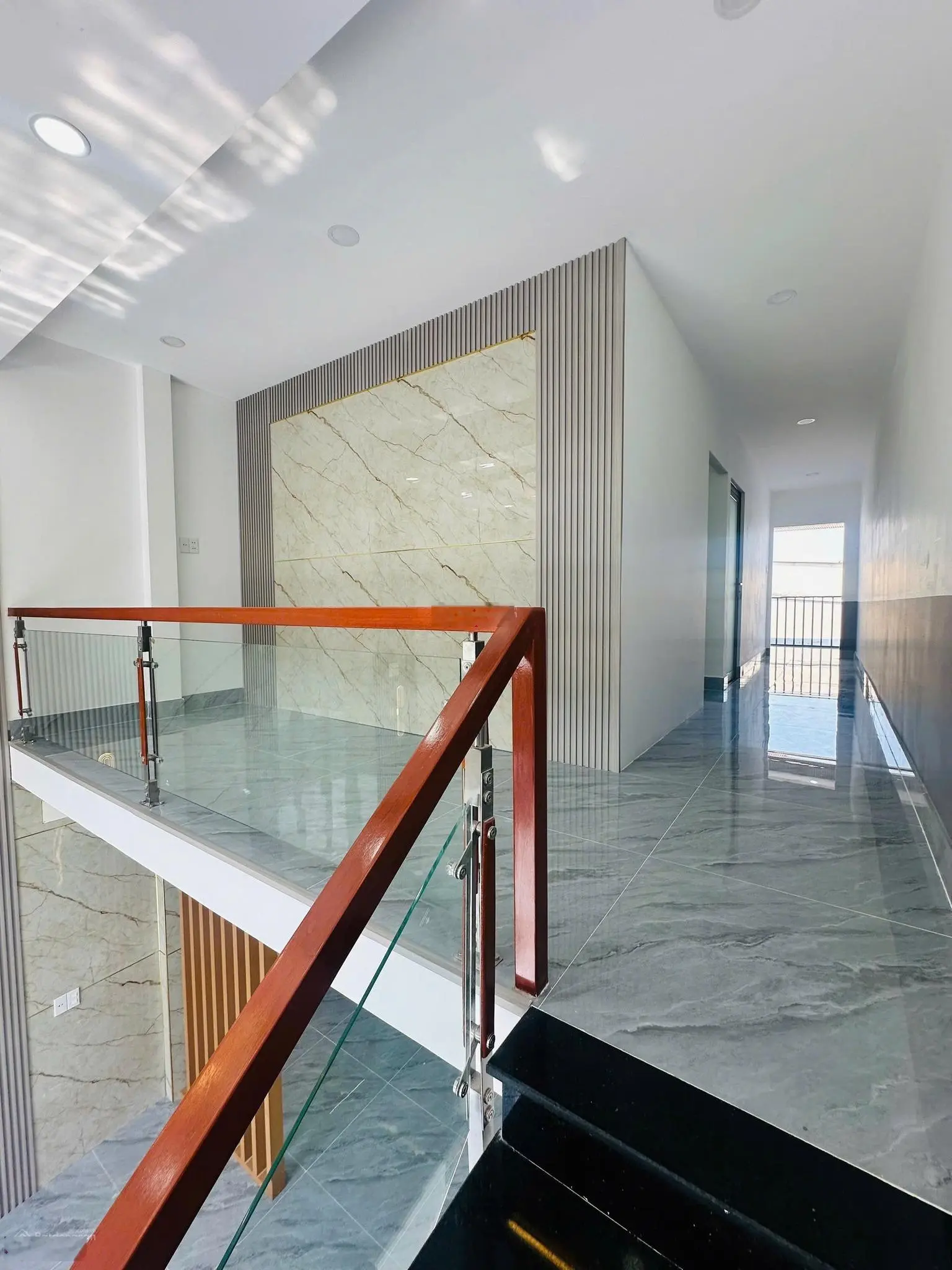 Nhà mới xây khu vực Đông Thạnh, full nội thất, DT ngang 5m, 3 phòng ngủ, đường xe 2 tấn thông (CT)
