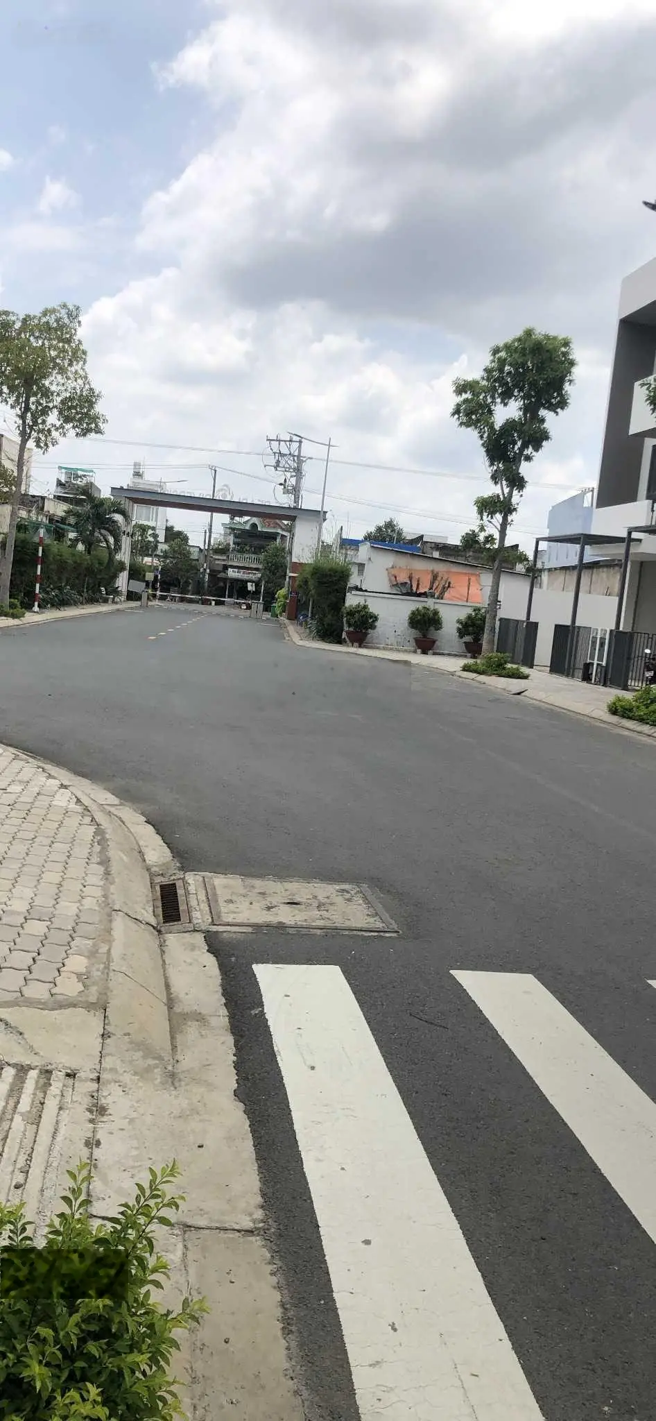 Chính chủ cần bán gấp căn nhà trục số 1 ngay The Pearl Riverside 2tỷ750 TT Bến Lức - Long An