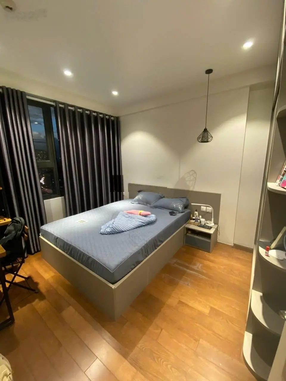 (Chỉ 8,3 tỷ). Bán 3PN 2WC full đồ tầng trung view thoáng sổ đỏ lâu dài chung cư Vinhomes D'Capitale