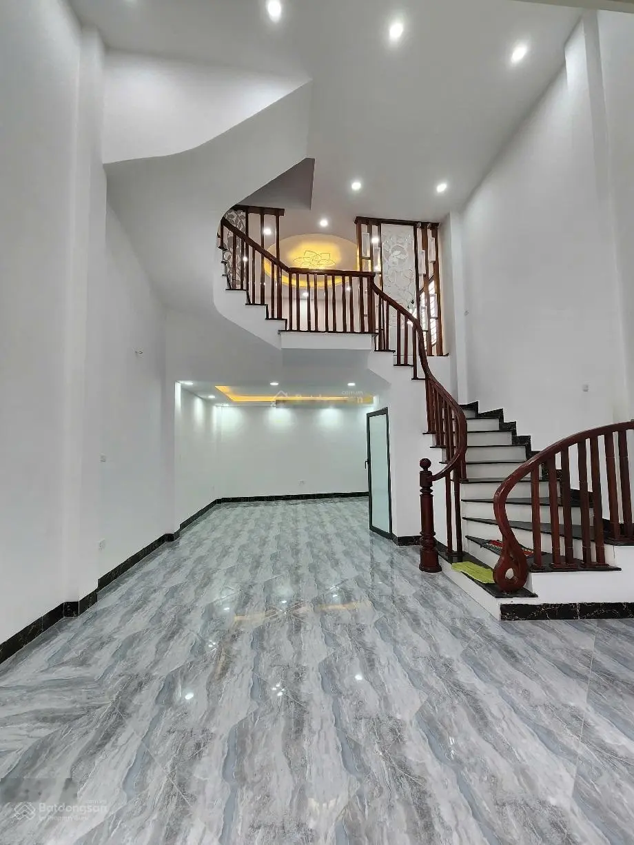 Bán nhà Hoàng Liệt Hoàng Mai 40m2 5 tầng ô tô vào nhà, KD đỉnh từ 5.8 tỉ 0844444453