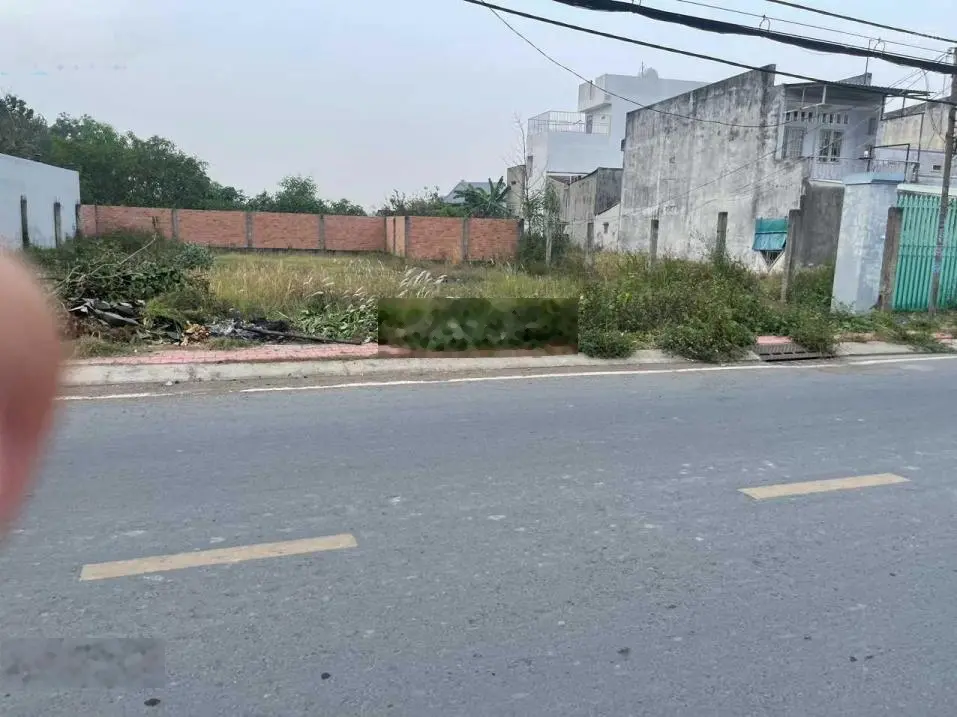 Kẹt tiền bán lô đất 143 m2, đường trước đất 20m, SHR, giá công chứng
