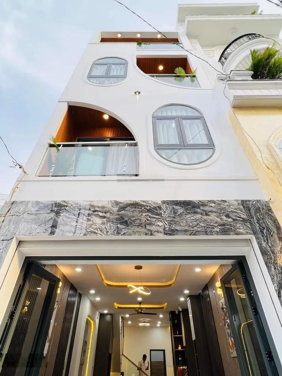Cần tiền bán gấp căn nhà Đường Cao Đức Lân, P.An Phú, Quận 2. Giá chỉ 2tỷ990. Hẻm xe hơi