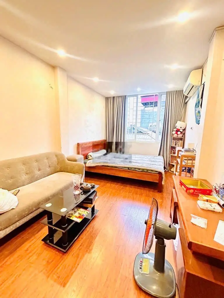 Cần bán nhà tân ấp, đẹp thông thoáng, ở ngay 32m 6 tầng.