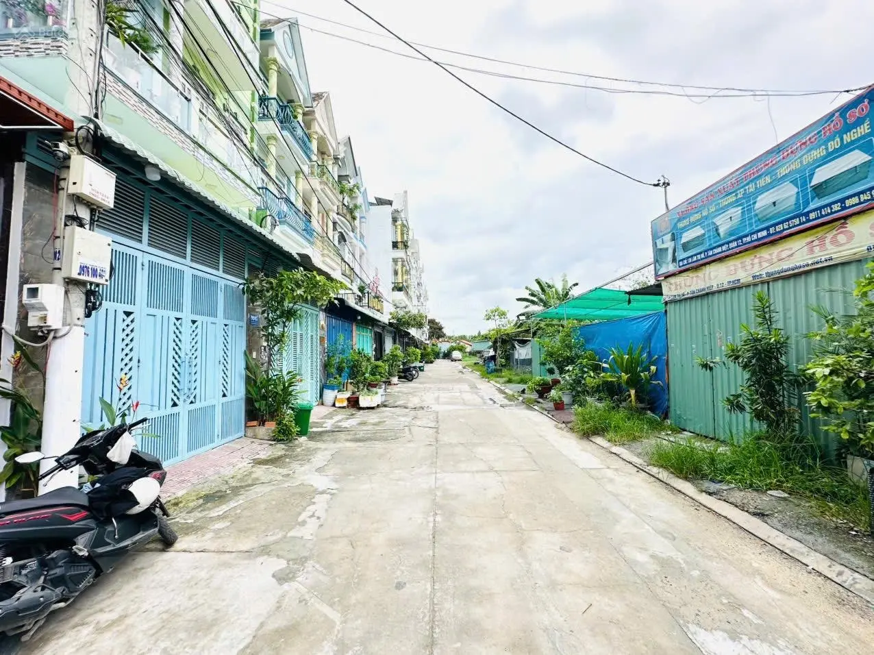 Nhà phố 4m x 15m.Xây 1 lửng 2 lầu full nội thất hẻm 8m gần mặt tiền đường Lâm Thị Hố