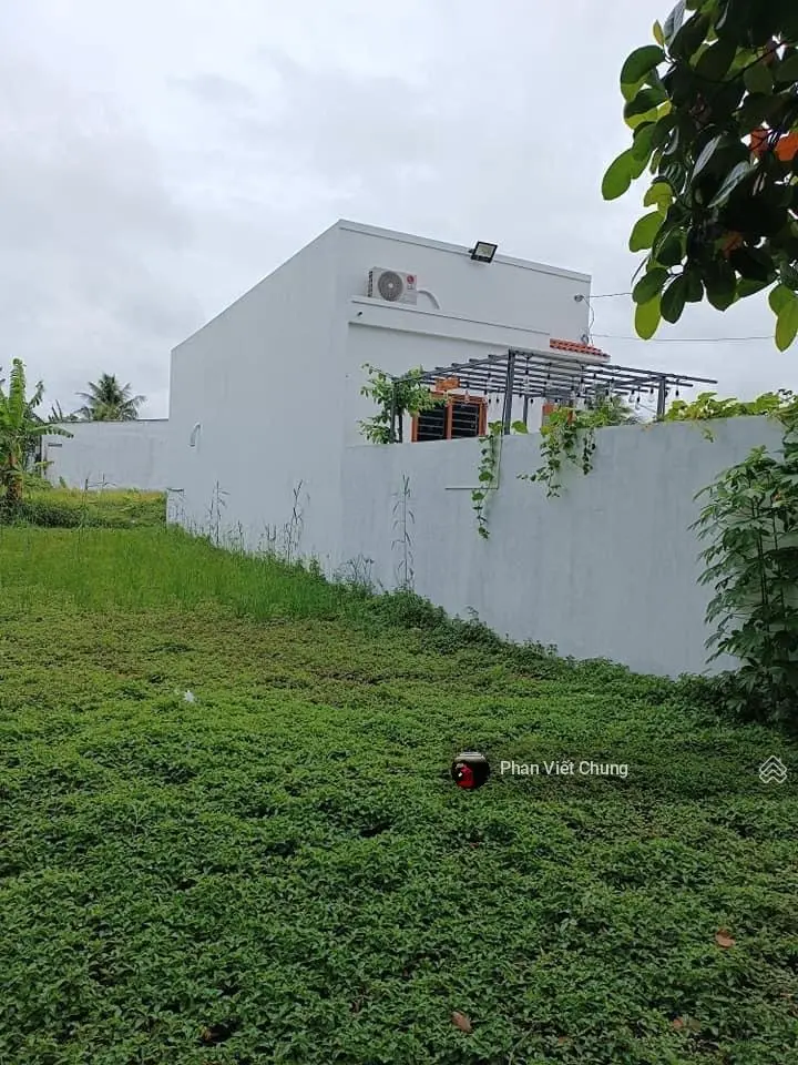 Cần tiền gấp ban nhanh đất Đ Ngô Thời Nhiệm, TT Kiên Lương, Kiên Giang gần chợ Tròn 120m2, SHR