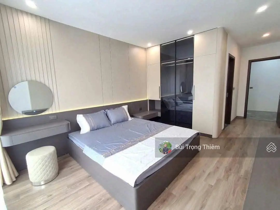 Bán nhà đối diện TTTM Aeon Long Biên, Full nội thất gần 40m2 giá 5.8 tỷ