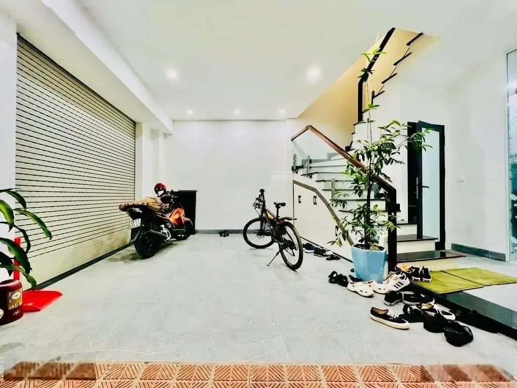 Bán nhà Đức Diễn, Bắc Từ Liêm xây mới 5 tầng lô góc, 5 tỷ