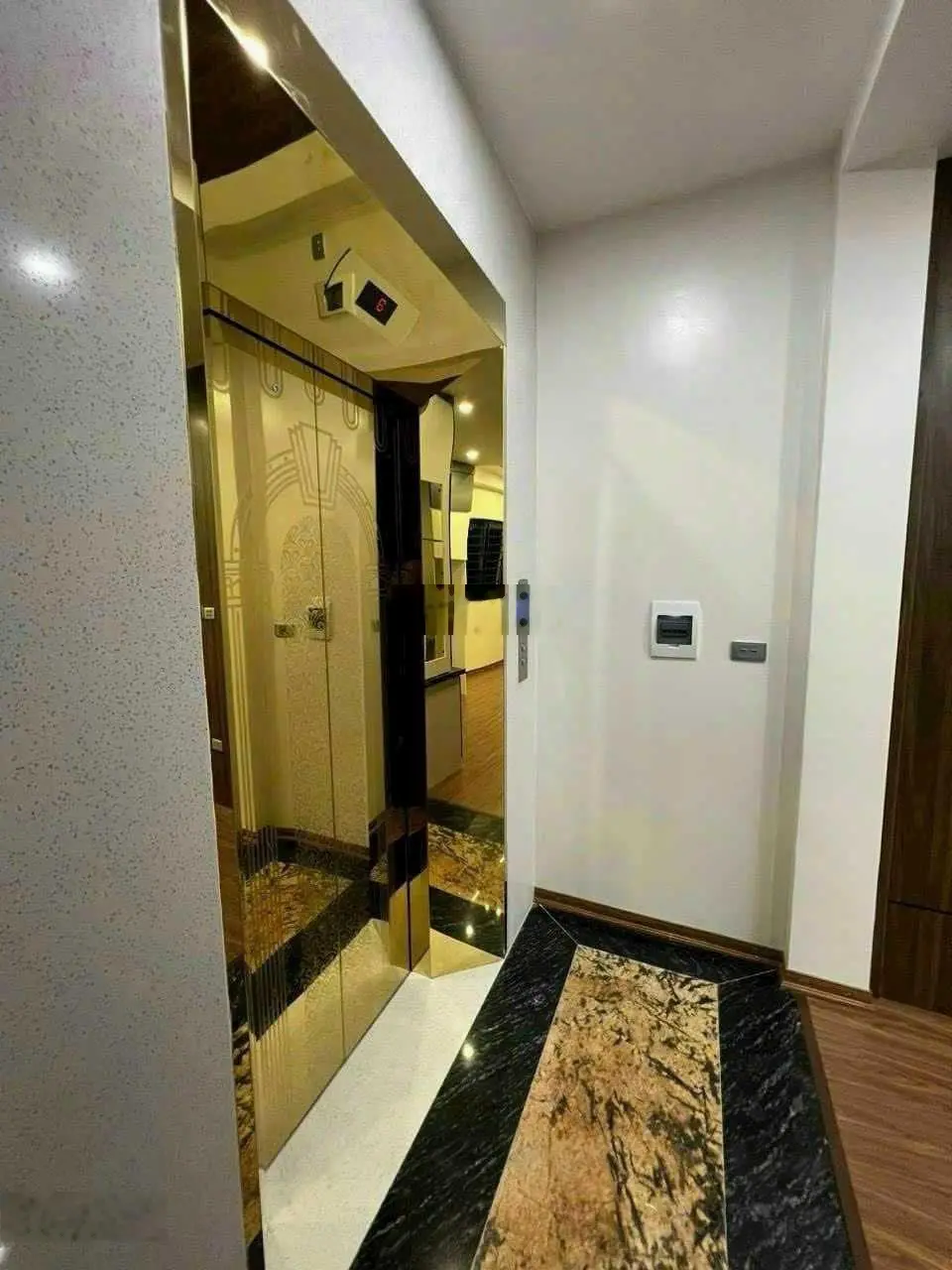 Bán nhà Thạch Bàn 39m2 x 6 tầng, thang máy, ngõ ô tô 4 chỗ vào nhà, gía 5,35 tỷ(có thương lượng)