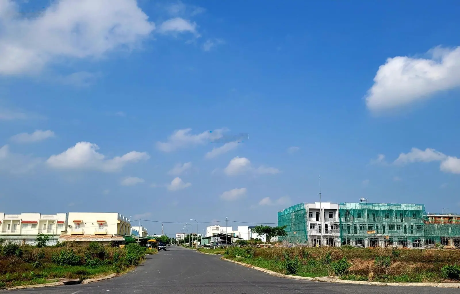Nhà 1 trệt 1 lầu KCN Phước Đông đường 12m 64m2, giá 1.1 tỷ sang tên công chứng ngay vay được 70%
