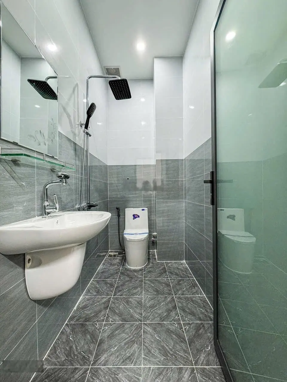 Bán nhà 2 mới 100% nội thất full sổ hồng hoàn công lộ 19m kế bên trường đại học Y Dược TP Cần Thơ
