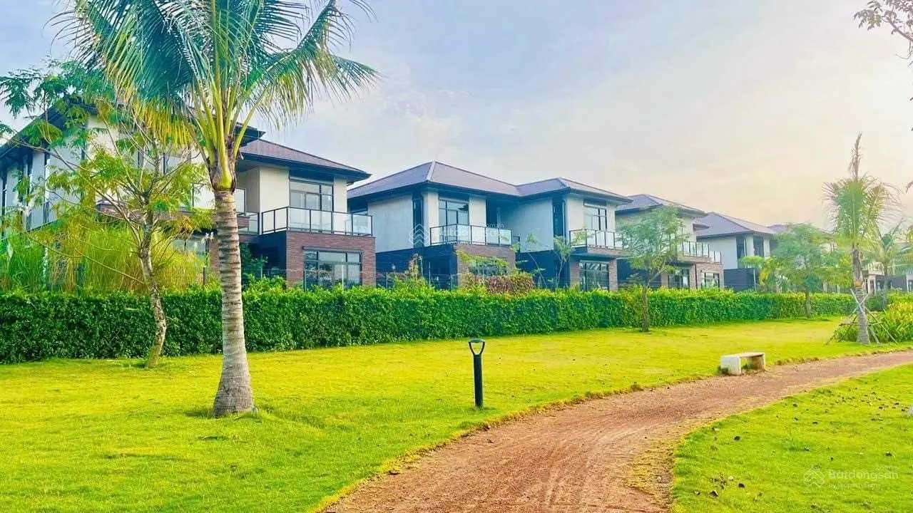 Dinh thự ven sông diện tích 786 m2. View trực diện sông. Giá gốc chủ đầu tư Nam Long 40 triệu/m2