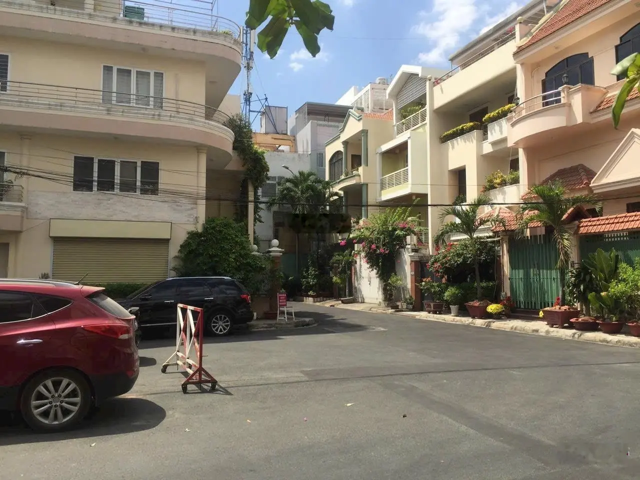 8 x 19m, bán nhà 3 lầu khu biệt thự Trương Quốc Dung - p.10 (giá 31 tỷ)