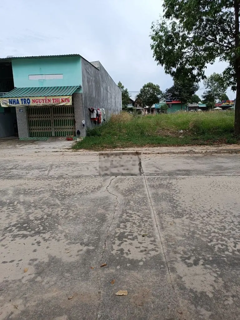 đất đối diện cổng khu công nghiệp Becamex,sổ riêng chỉ 660tr,bao sổ.