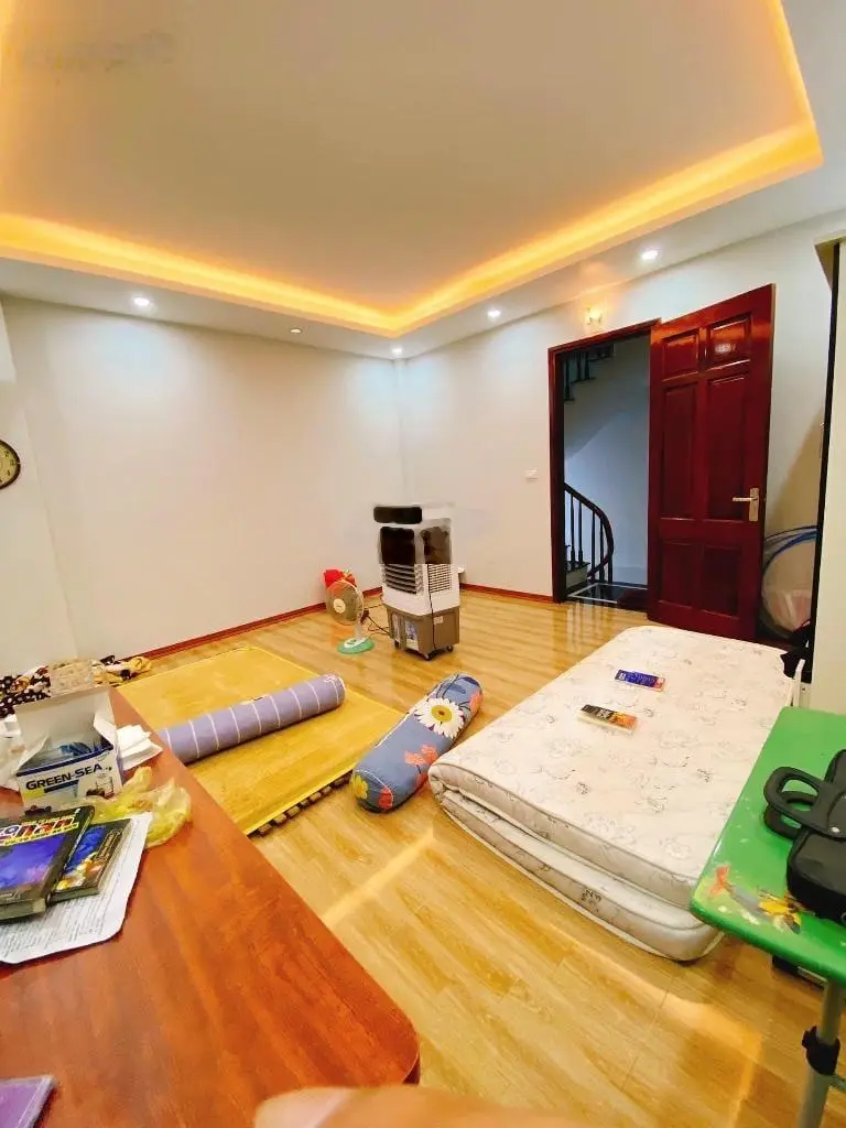 Nhà xây mới 5 tầng Cầu Diễn, 33m2 - 4,05 tỷ, oto đỗ cổng. Diện tích 33m2 x 5 tầng, mặt tiền 4,5m