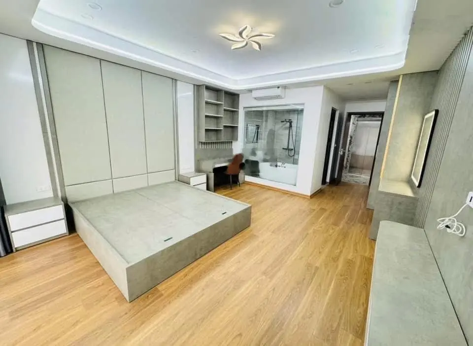 Bán Nhà 50m 5 Tầng Thang Máy gần Bà Triệu, Hà Đông, Ô Tô, Giá Hấp Dẫn chỉ hơn 8 tỷ.