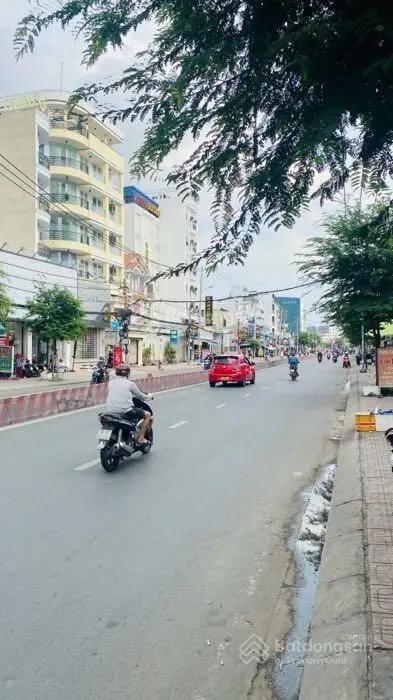 Bán gấp nhà MT Trần Xuân Soạn dt:600m2 đang có 50 phòng trọ cho thuê giá tốt thu nhập 160t/1tháng