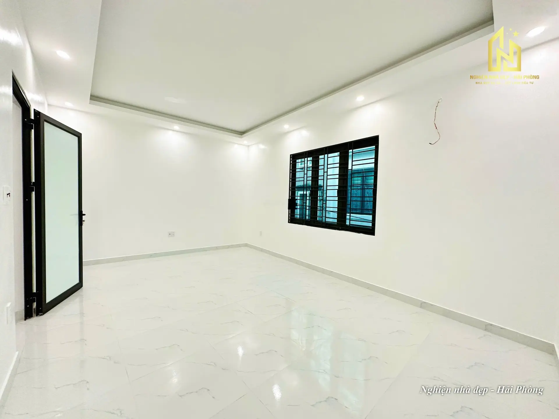 Nhà đẹp gốc dân xây độc lập, mặt ngõ thông thương phố Thiên Lôi, Chợ Đôn, ô tô đỗ cửa