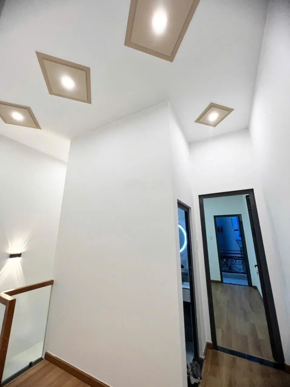Bán nhà kế Chợ Tăng Nhơn Phú B , Quận 9 _ Hướng Tây Bắc, 3PN