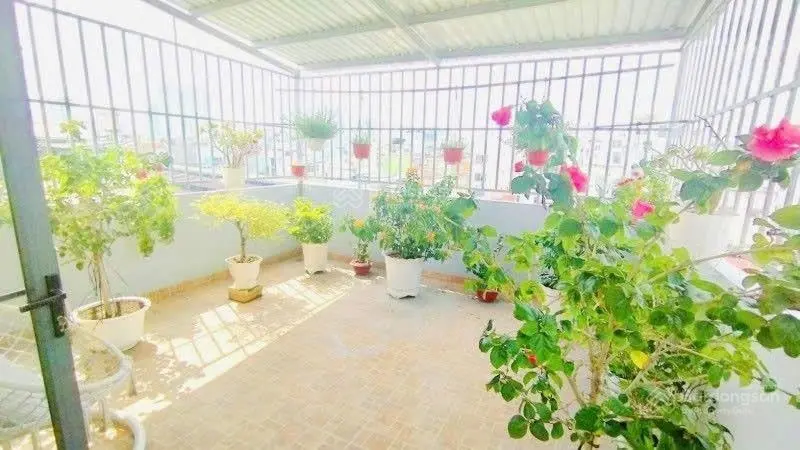 Cần bán nhà mặt tiền trần văn đang quận 3 ..ngang 4,8 m 4 phòng ngủ 4 vệ sinh giá 6,5 tỷ