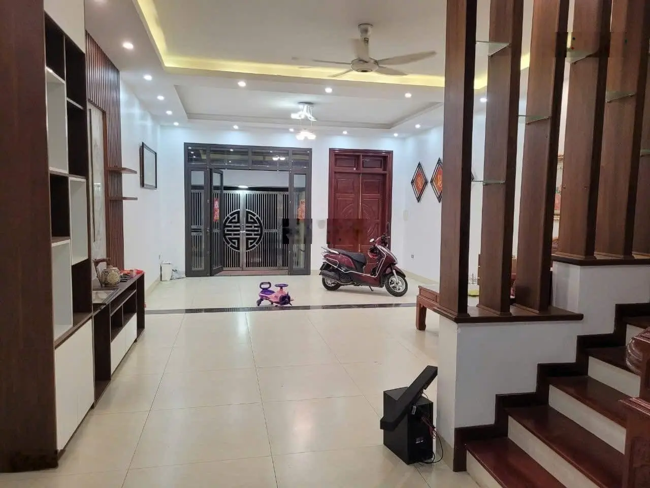Cần bán căn nhà đường Thanh Niên hiện đang cho thuê hơn 20tr tại KĐT Đại Dương - tp BN. Giá chỉ 1x