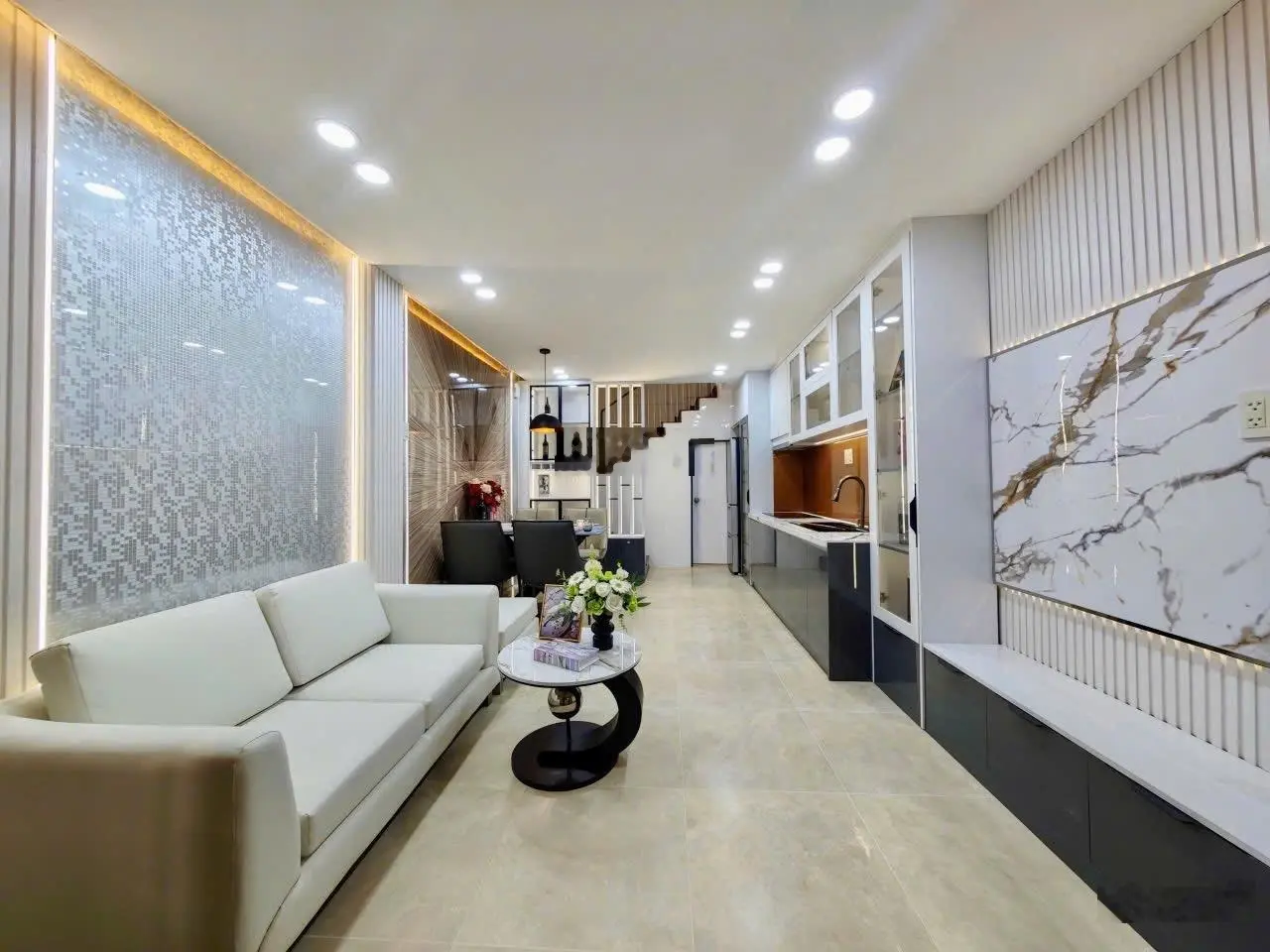 Bán nhà 3 tầng Phan Xích Long, kết cấu đep, hẻm thông giá 6,95 tỷ