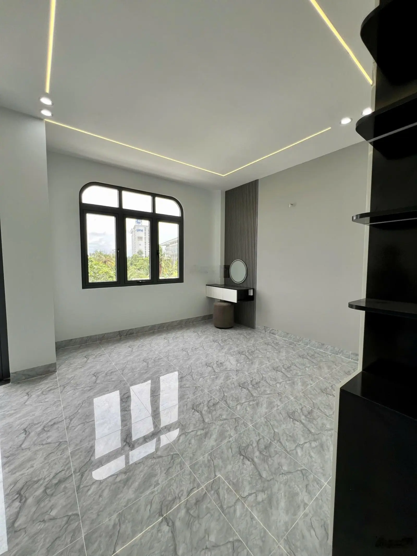 Bán nhà đẹp 3 tầng mới toanh , dt 66m, sản 180m phường Long Trường Quận 9
