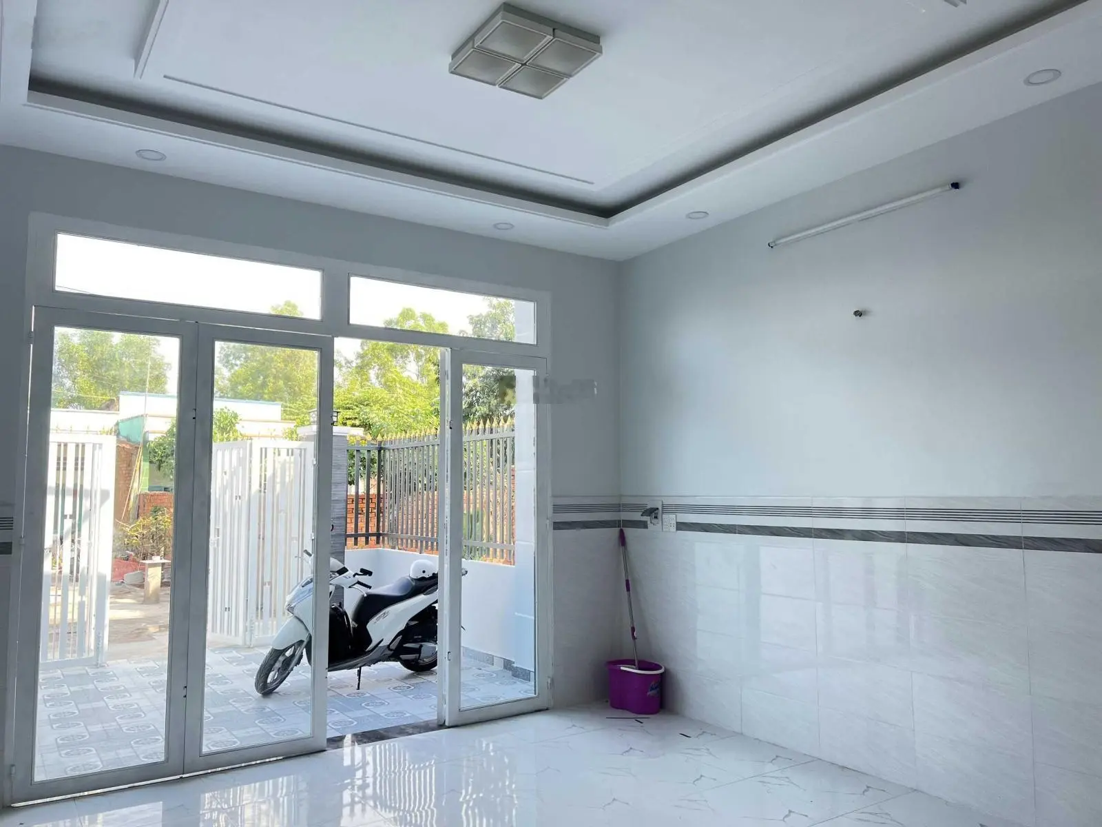 NHÀ KDC CẦU TRÀM CÁCH CHỢ BÌNH CHÁNH 15 PHÚT , SỔ HỒNG RIÊNG,THANH TOÁN 20% SỞ HỮU NGAY