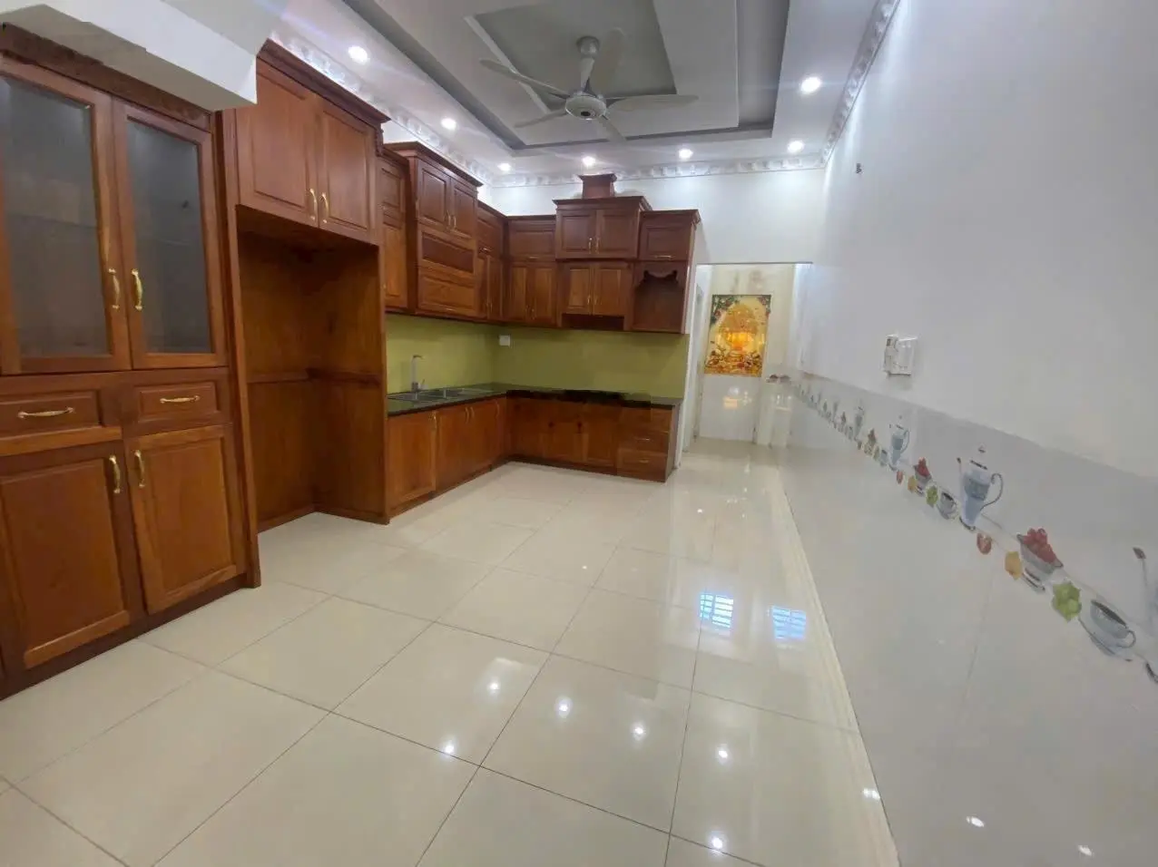 Kẹt tiền bán nhà 4 lầu mặt tiền bình hòa 24 chỗ chợ kinh doanh vip dt 98m