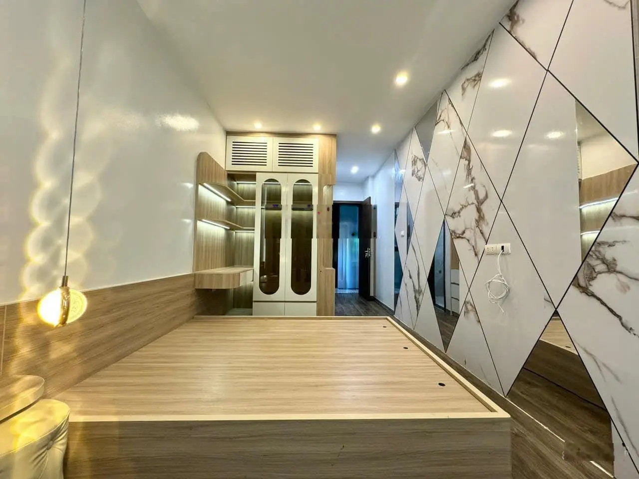 Bất Ngờ Bán Nhà 29m2 5 tầng mới xây sổ đỏ vuông đét đồ đạc mới nguyên vừa ở vừa kinh doanh