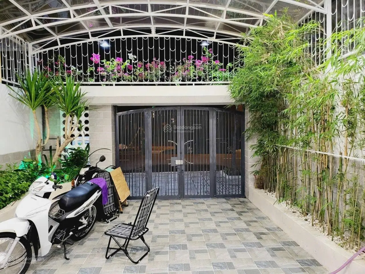 Nhà 3 tầng mặt tiền đường số 7 Mỹ Gia, Gói 2 tp Nha Trang. Full nội thất đẹp. Giá 5.8 Tỷ