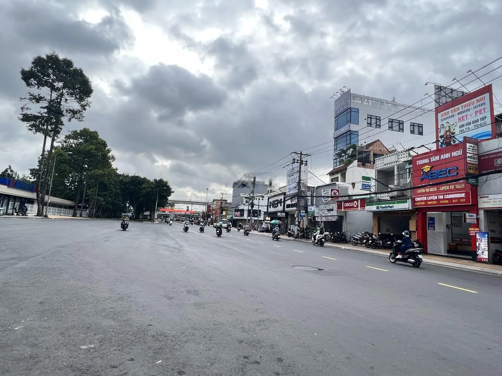 Siêu vị trí phố chuyên doanh Võ Văn Ngân - P. Bình Thọ - 267m2 ngang 6.5m - HĐT 150 triệu/Th