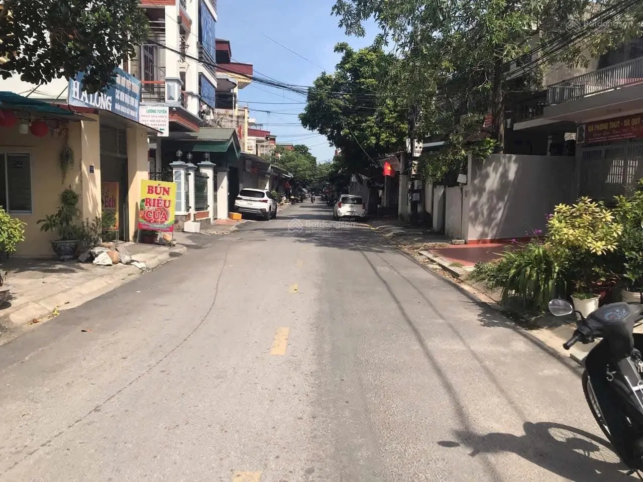 Cần bán gấp 63,7m2 đất mặt đường Khúc Thừa Dụ tiện kinh doanh chỉ 3,5 tỷ