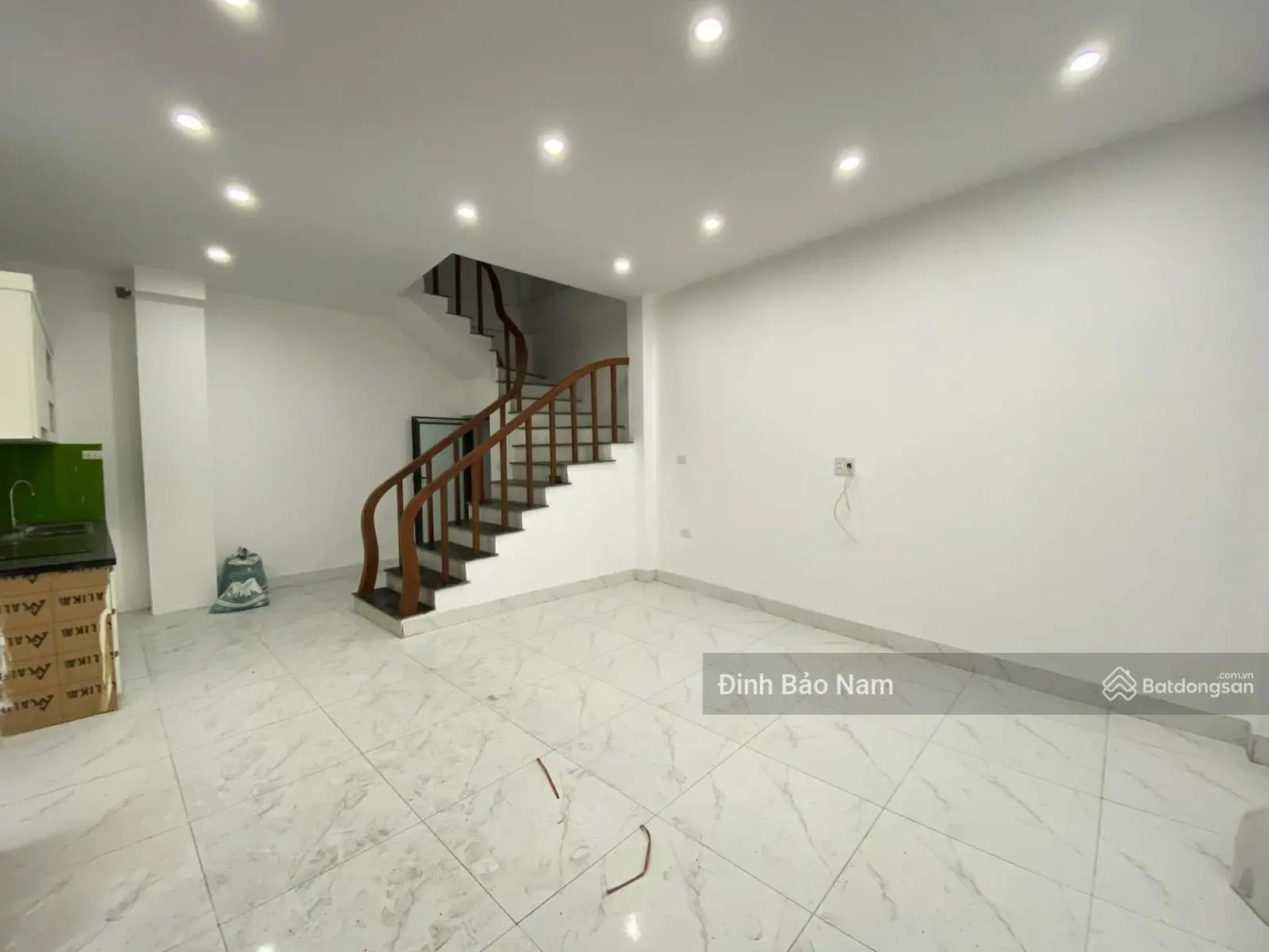 Xuân đỉnh 31m 5 tầng xây mới mặt tiền 3.9m giá nhỉnh 6 tỷ sổ đỏ đẹp giáp với ngoại giao đoàn