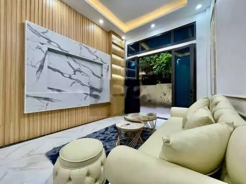 Bán nhà đẹp ở ngay, ngõ thông kinh doanh, lô góc,40m2 8.5tỷ Cầu Giấy.