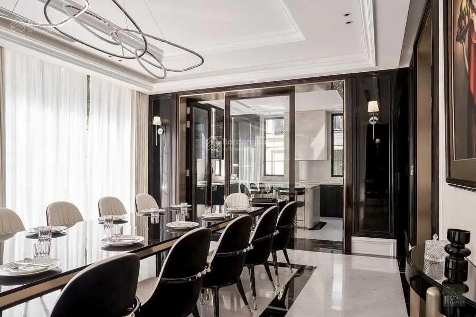 Bán Đ lập Bằng Lăng 7-08, 500m2, nội thất nhập khẩu, sau ngã ba sông. hàng xóm vip 1000 - 2000m
