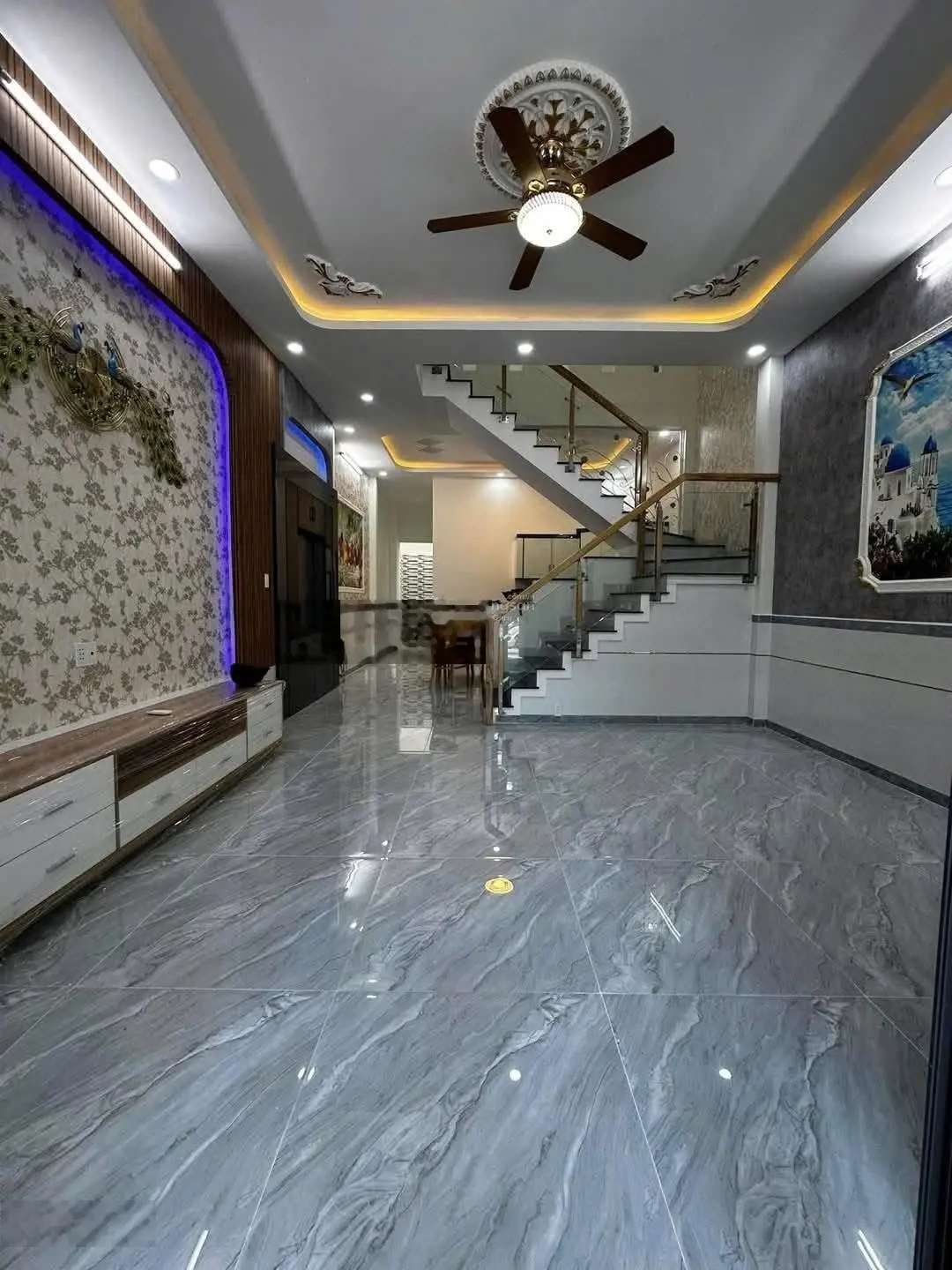 Bán gấp nhà gần chợ Hoàng Hoa Thám, đường Trương Công Định, Tân Bình. Giá 2,060 tỷ| 50m2| SHR