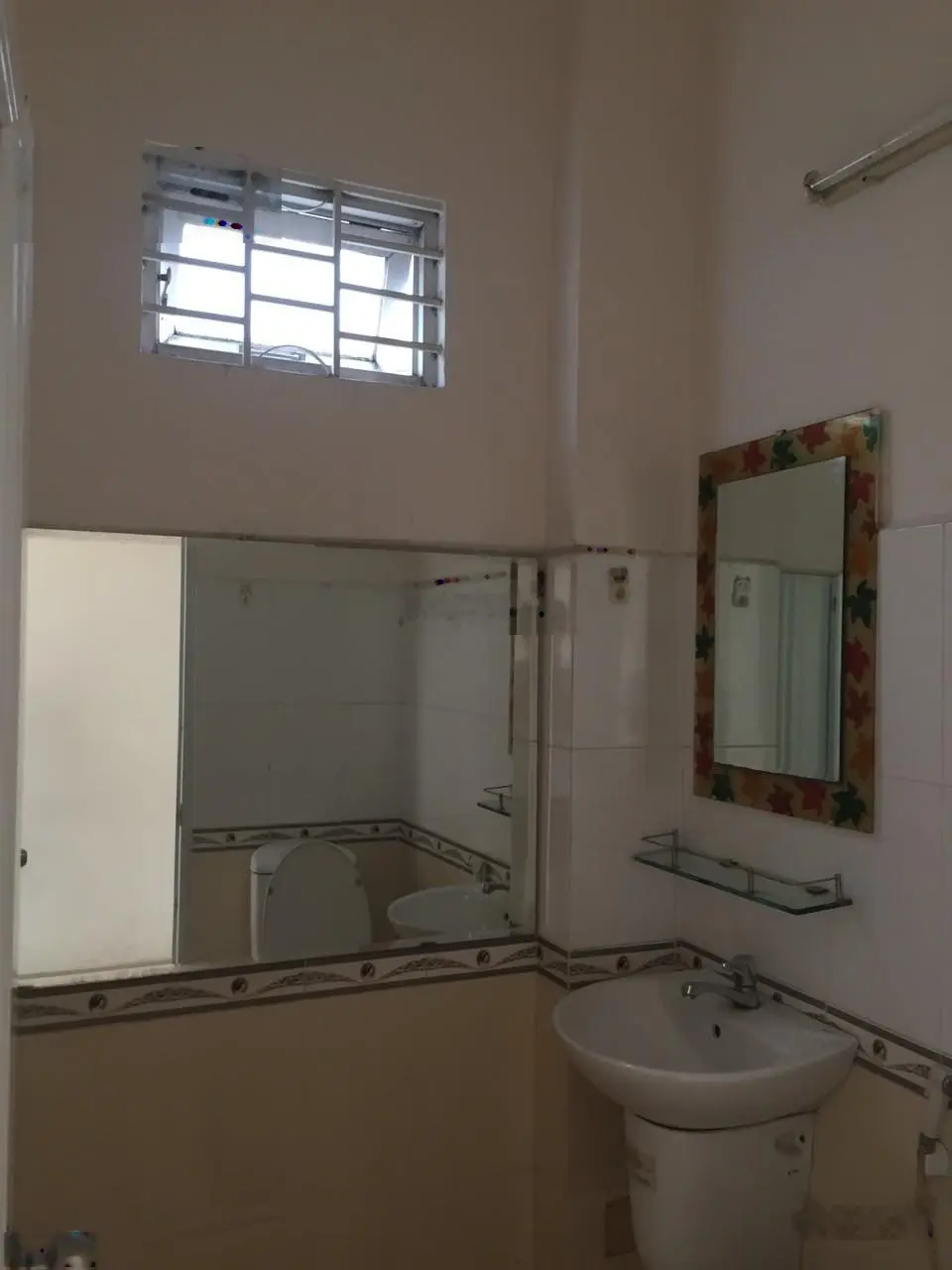Bán gấp nhà hẻm nhựa 6m 766 Cách Mạng Tháng 8 56m2 1 lầu 5,9 tỷ