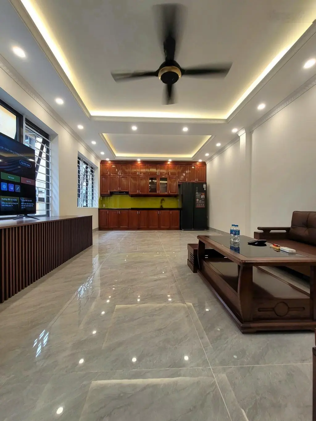 Cổ linh-thạch bàn nhà mới 62m 6 tầng thang máy - full nội thất - ô tô ngủ trong nhà - lô góc