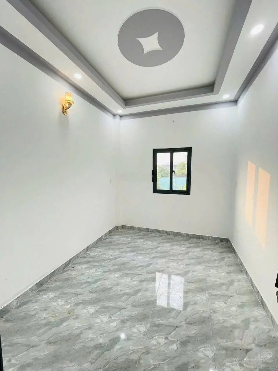 Nhà ngay trung tâm thị trấn Cần Giuộc, ngang 6m dài 15m, ô tô đậu trước sân