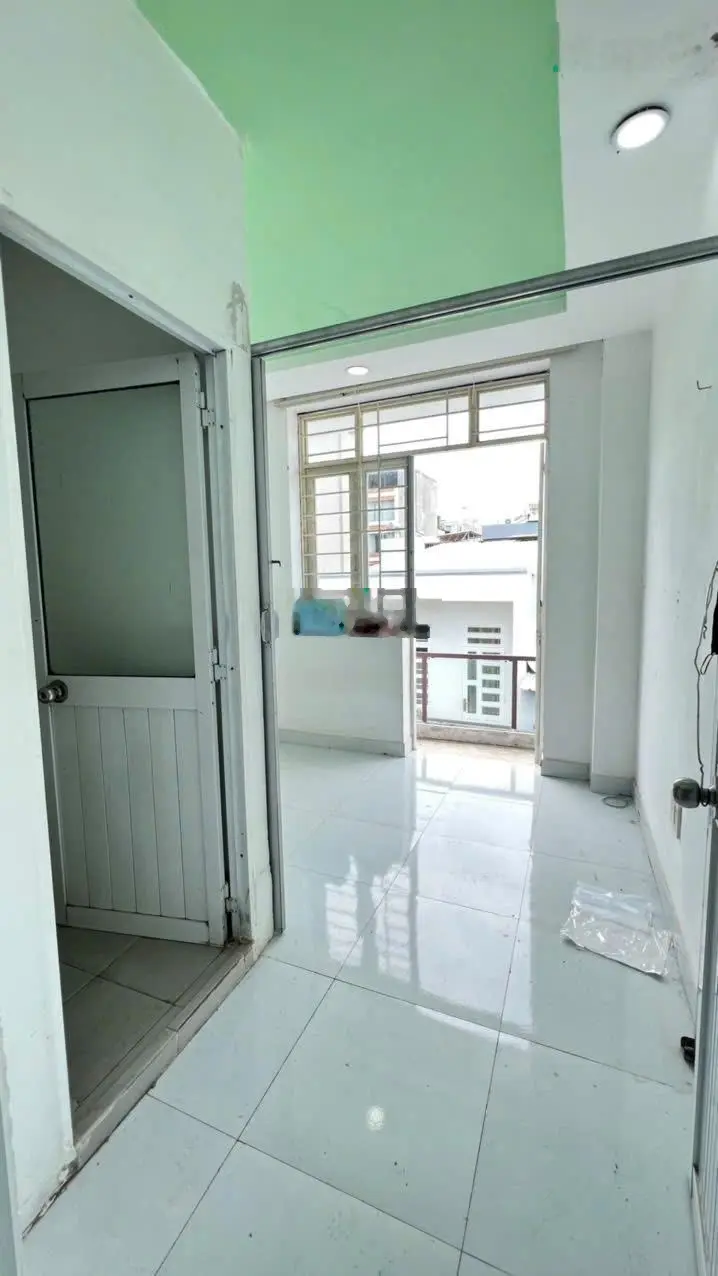 Nhà 1/ đường trần thánh tông, 2,5 tầng, hẻm xe hơi, gần chợ phạm văn bạch